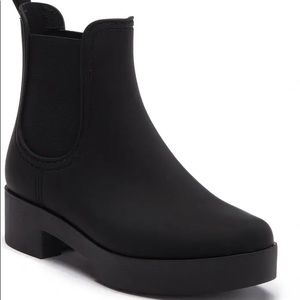 Jeffrey Campbell Cloudy Matte Black Chelsea Rainboot Size 7